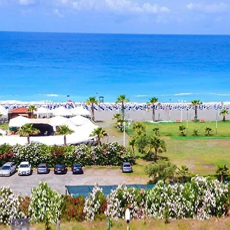 Paradiso Hotel 3*